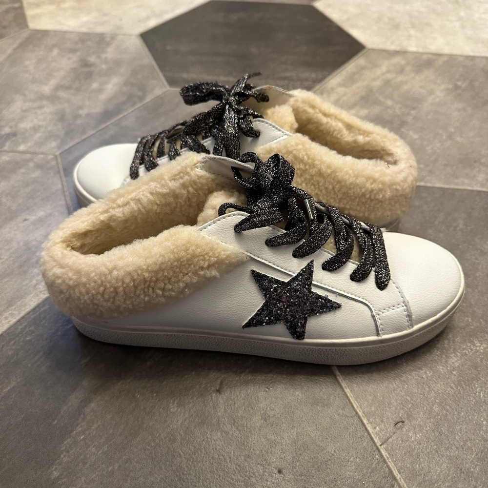 Steve Madden Sherpa White Star Sneakers with Black Glitter